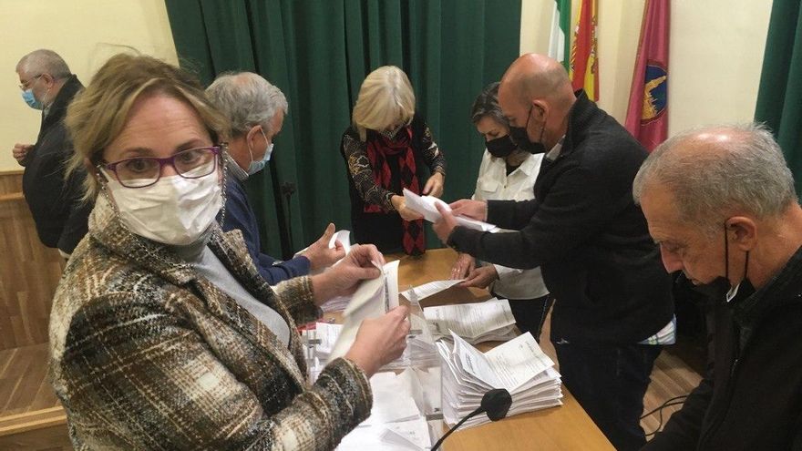 La Viñuela dice No: un referéndum vecinal rechaza la peatonalización de la avenida