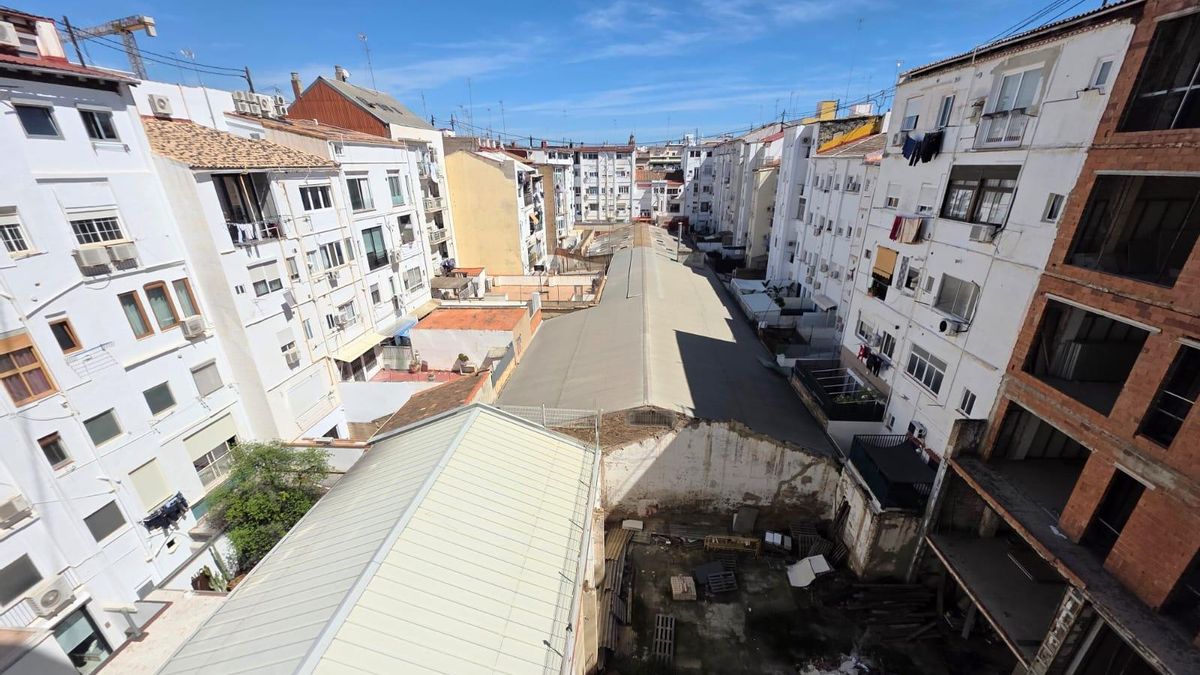 La nave industrial en la que se proyectan 34 apartamentos turísticos.