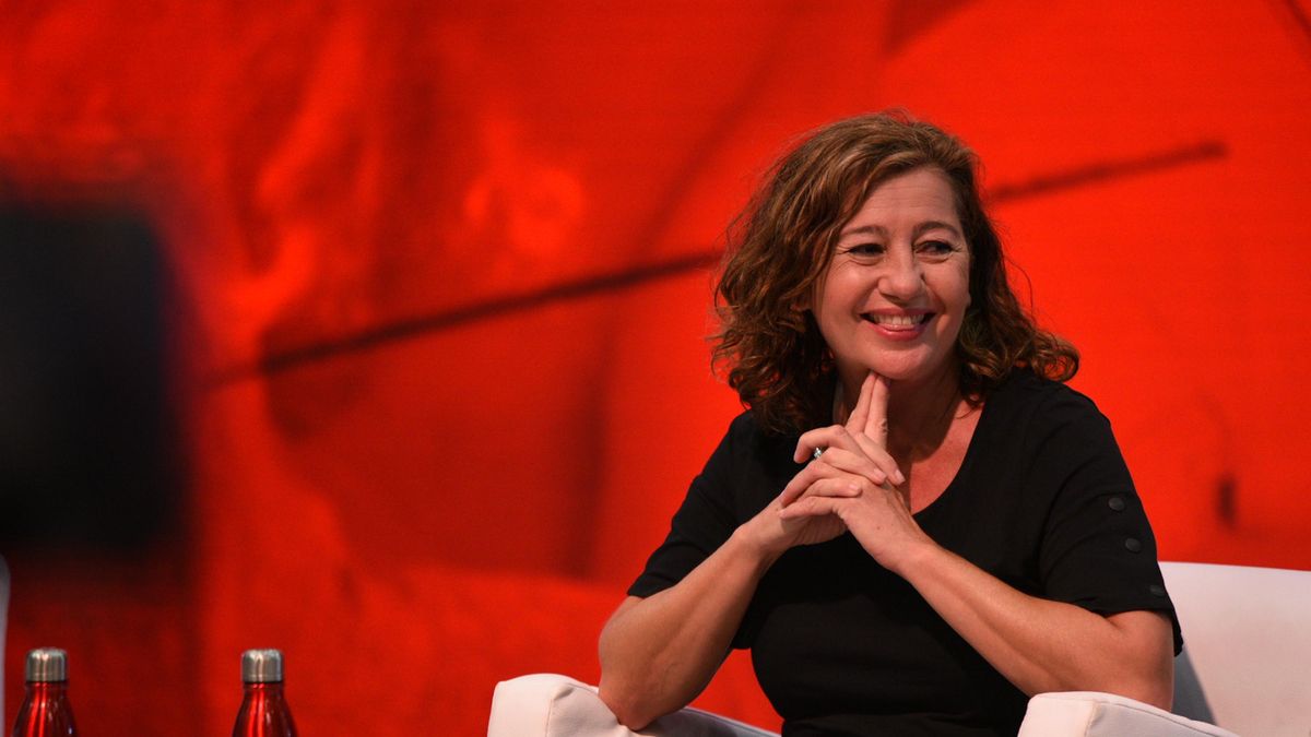 Archivo - La presidenta del Gobierno balear, Francina Armengol, en el encuentro ‘Avanzamos en Políticas para la juventud: vivienda’, enmarcado en la segunda jornada del 40 Congreso Federal del PSOE, en el espacio Ágora de la Feria de Valencia, a 16 de oct