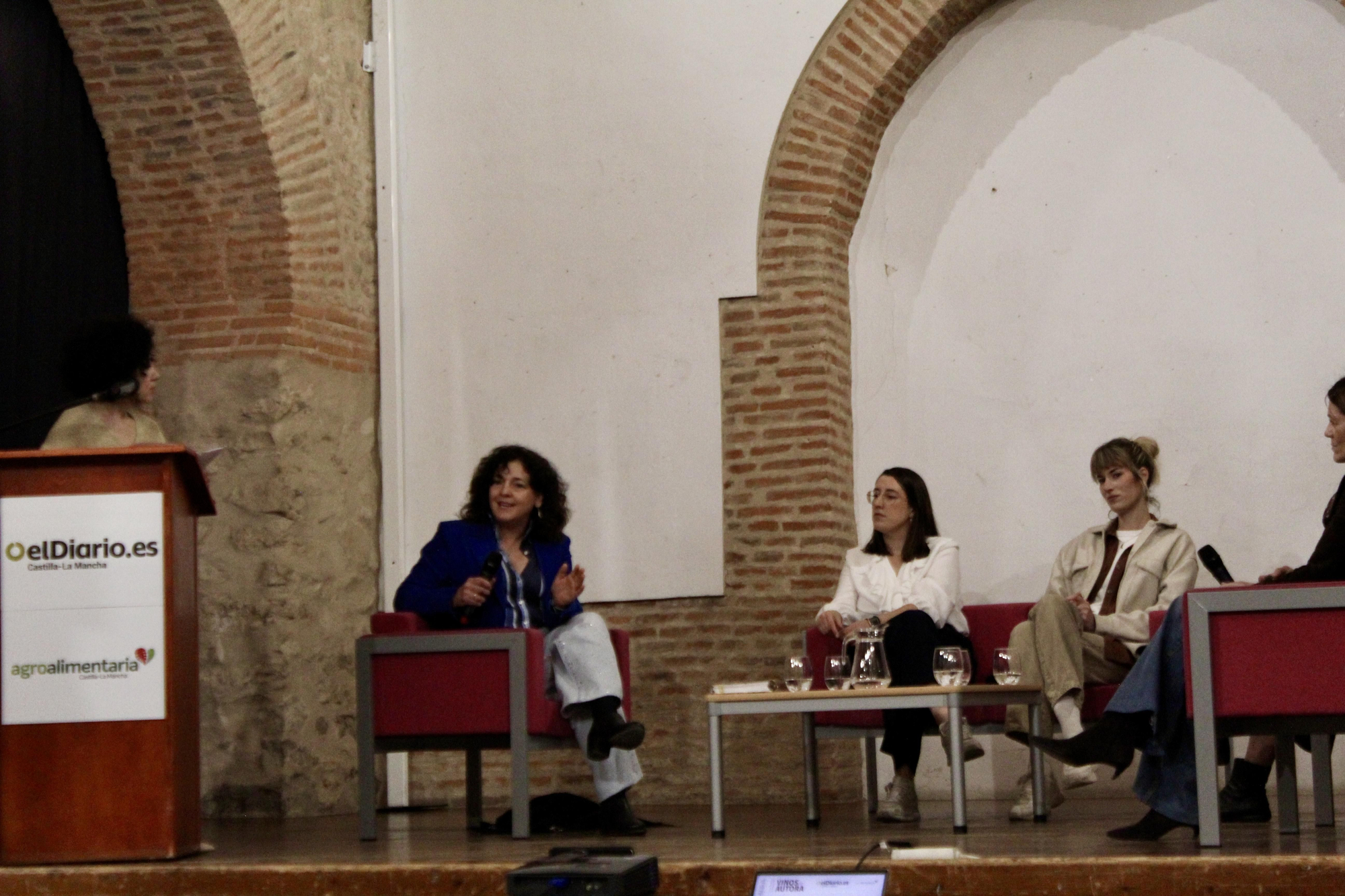 De izquierda a derecha: Pilar Virtudes, Azucena Camacho, María García, Rocío Torres y Nieves Lucendo