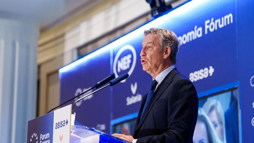 El líder de la oposición, Alberto Núñez Feijóo, durante un acto este martes.