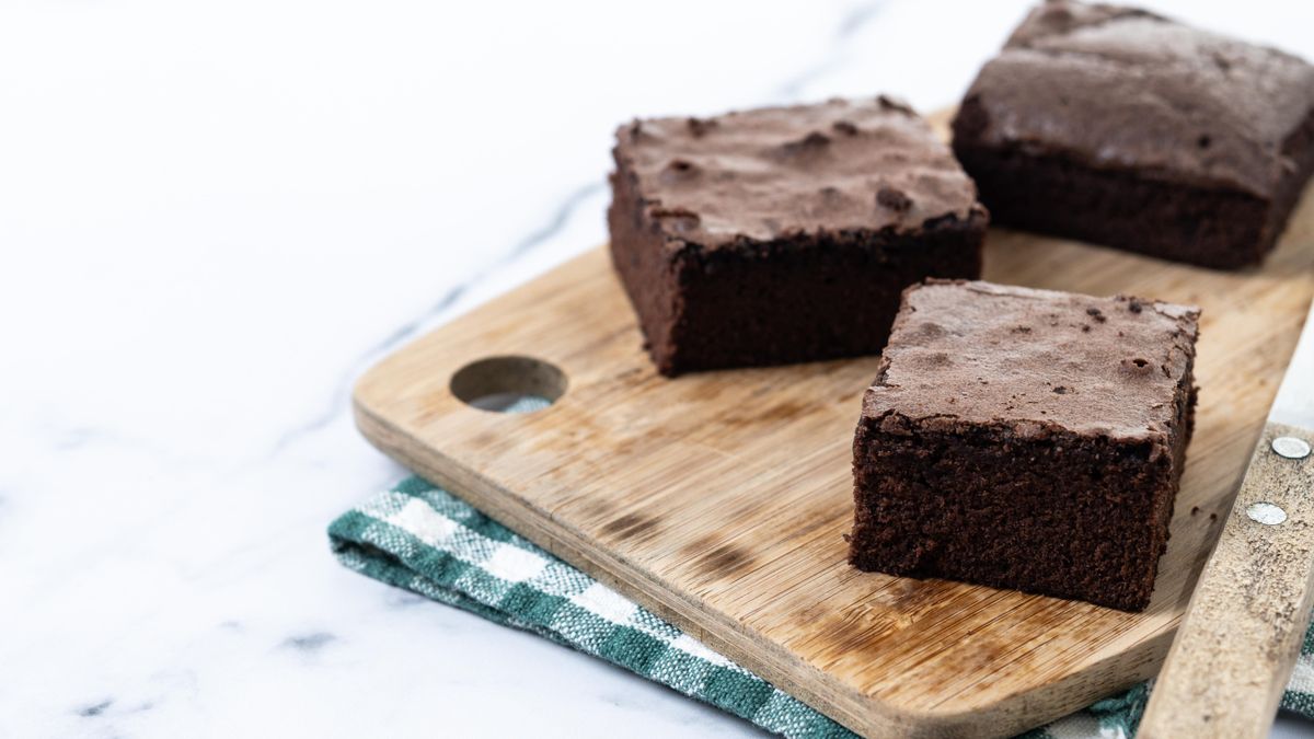Sin harina ni azúcar: así puedes hacer un brownie de chocolate saludable y en pocos minutos