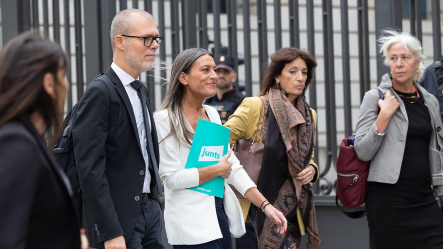 La portavoz de Junts en el Congreso, Miriam Nogueras, a su llegada a una sesión plenaria, en el Congreso de los Diputados.