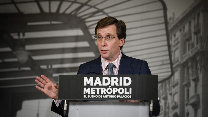 El alcalde de Madrid, José Luis Martínez-Almeida, durante la presentación de la muestra 'Madrid metrópoli. El sueño de Antonio Palacios'