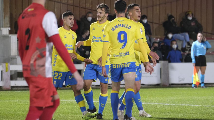 La UD Las Palmas vence con claridad al CD Varea