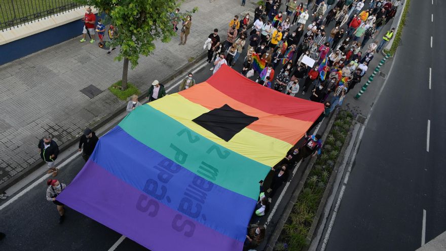Una juventud diversa y orgullosa convive con la LGTBifobia: "El aula es cada vez más hostil para salir del armario"