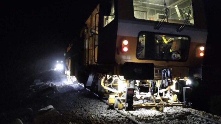 Tren de trabajo en este tramo entre las provincias de Badajoz y Ciudad Real