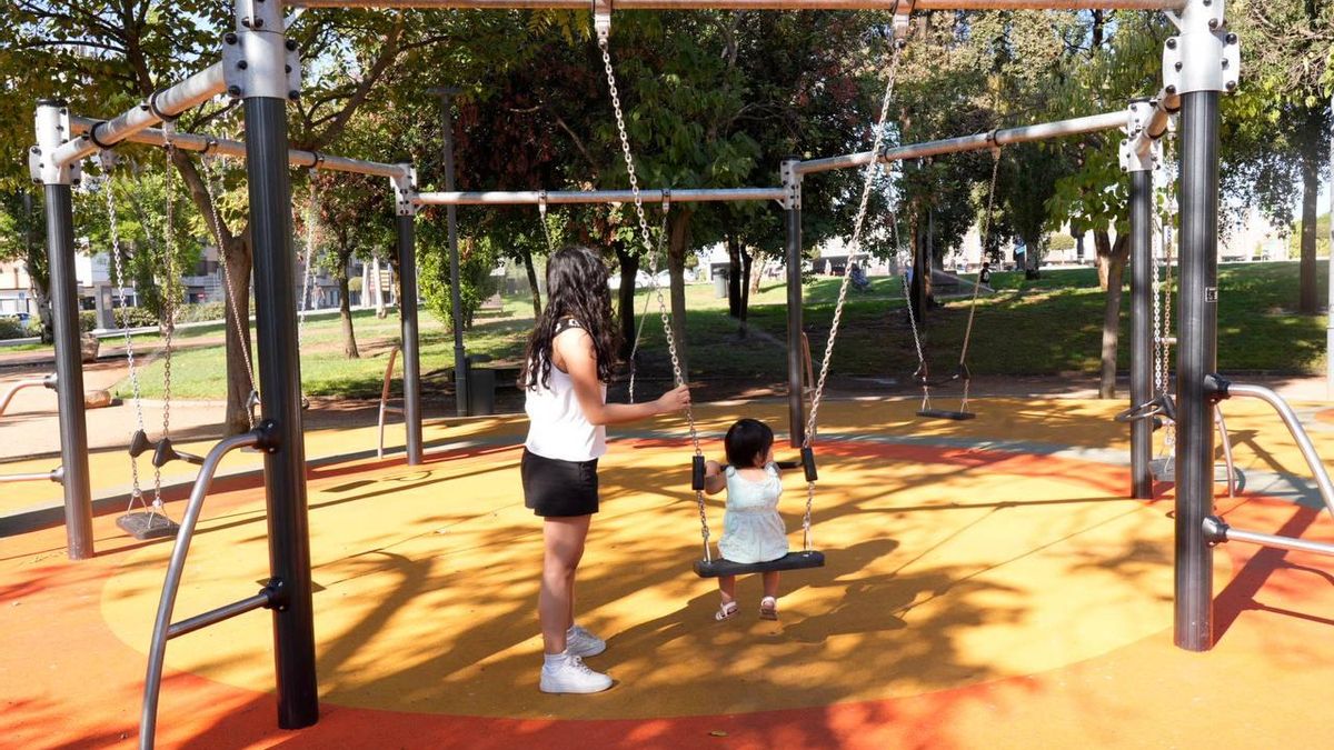 El PSOE pide revisar el uso de caucho en los parques infantiles de Córdoba por sus posibles efectos sobre la salud