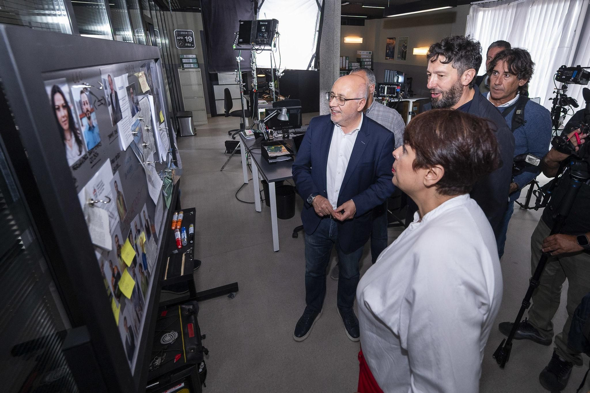 El presidente del Cabildo de Gran Canaria, Antonio Morales, en una visita al rodaje de la serie ‘Weiss & Morales’