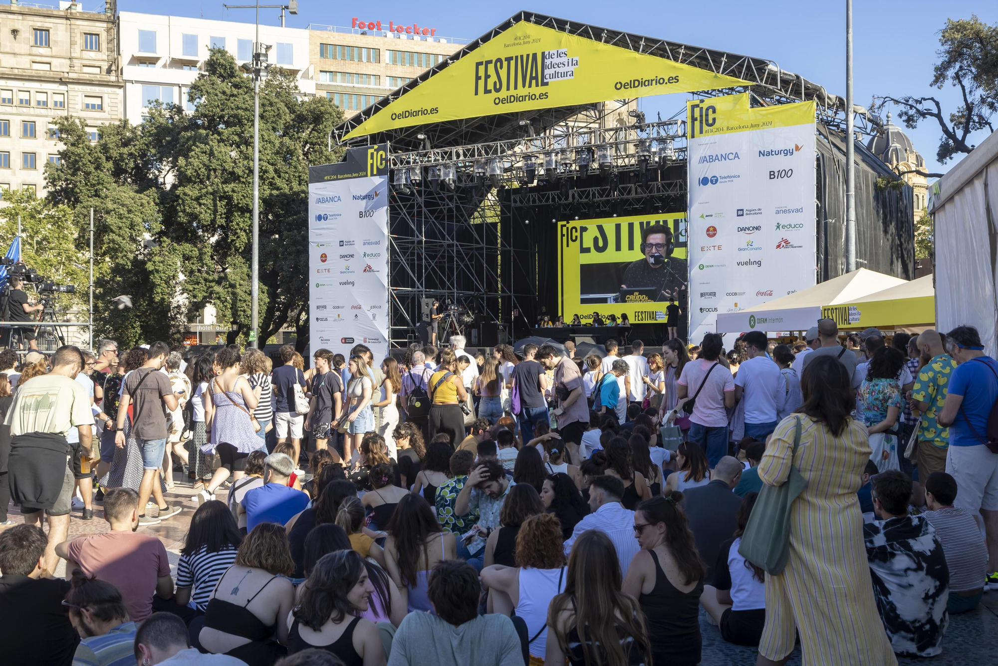 Miles de personas asistieron al FIC en Barcelona