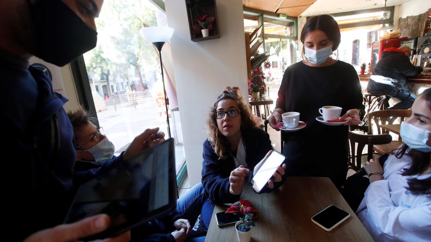 El Gobierno de Canarias se muestra optimista y confía en que el TSJC dé luz verde al certificado COVID en las islas