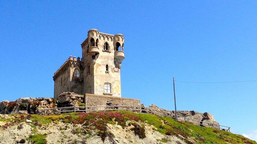 El Castillo de Santa Catalina es otra de las señas de identidad de Tarifa.
