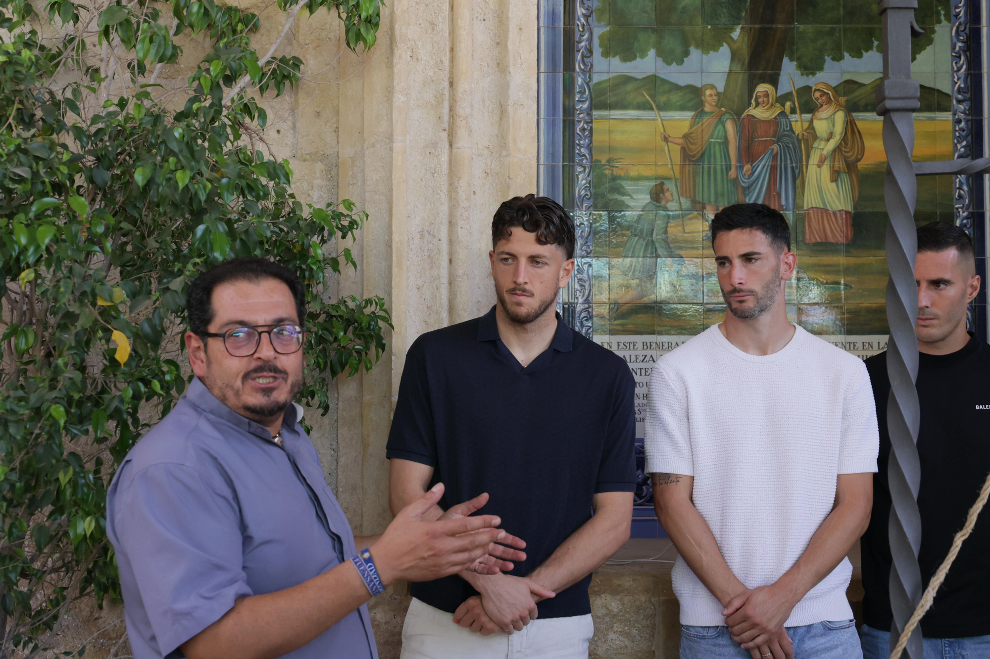 Las imágenes de la visita y la ofrenda del Córdoba CF a la Virgen de la Fuensanta