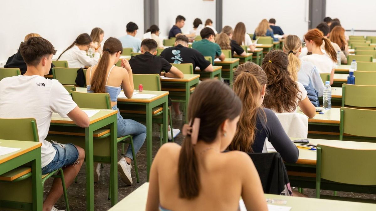 Las pruebas de la PAU comienzan este martes con 25.666 alumnos matriculados y 55 tribunales distribuidos por todo el territorio