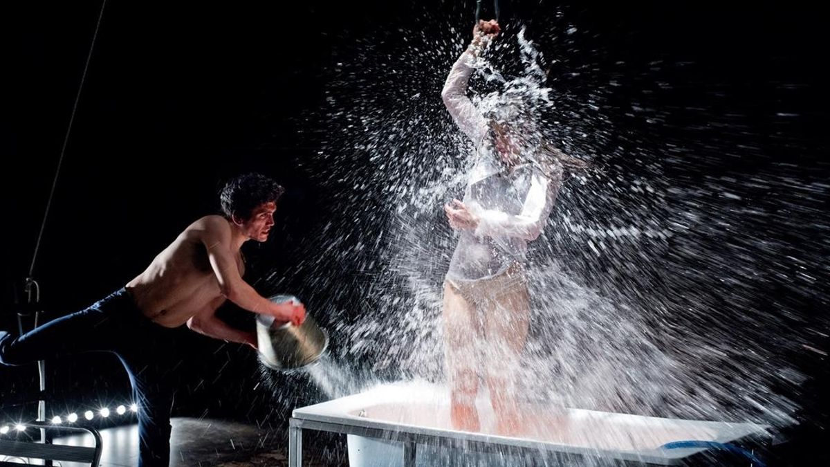 'Fuente Ovejuna', de Lope de Vega, se cuela en el Teatro Cánovas de la mano de jóvenes artistas