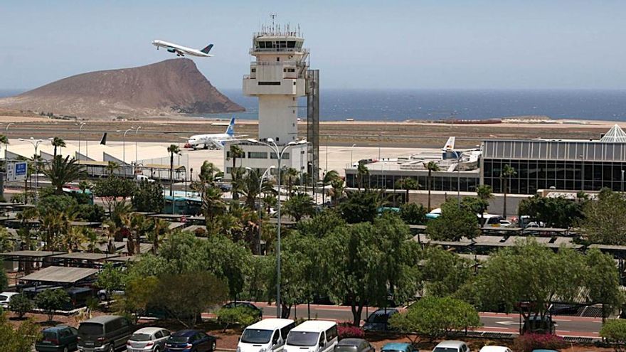 Casi 27 millones de pasajeros utilizaron los aeropuertos canarios en el primer semestre