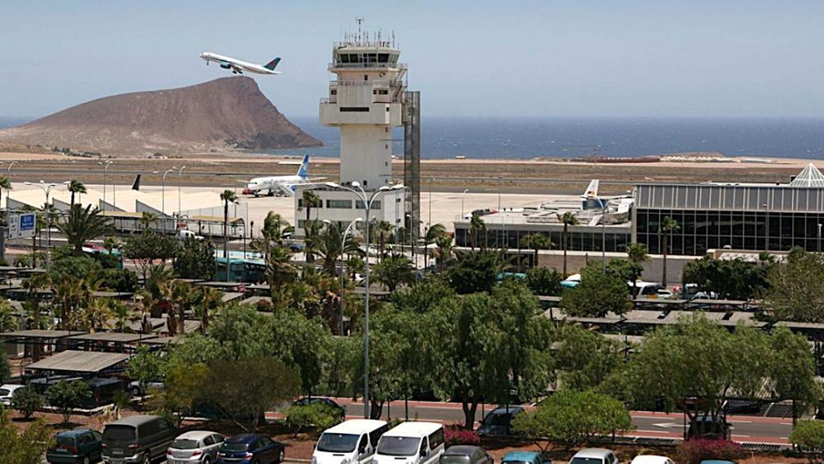 Casi 27 millones de pasajeros utilizaron los aeropuertos canarios en el primer semestre