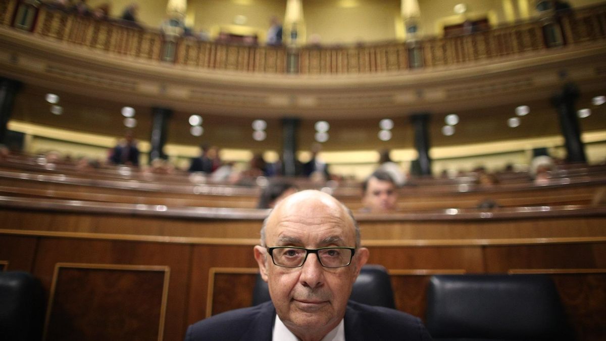 Anticorrupción defiende la legalidad de la investigación a Montoro a partir del hallazgo casual de unos correos