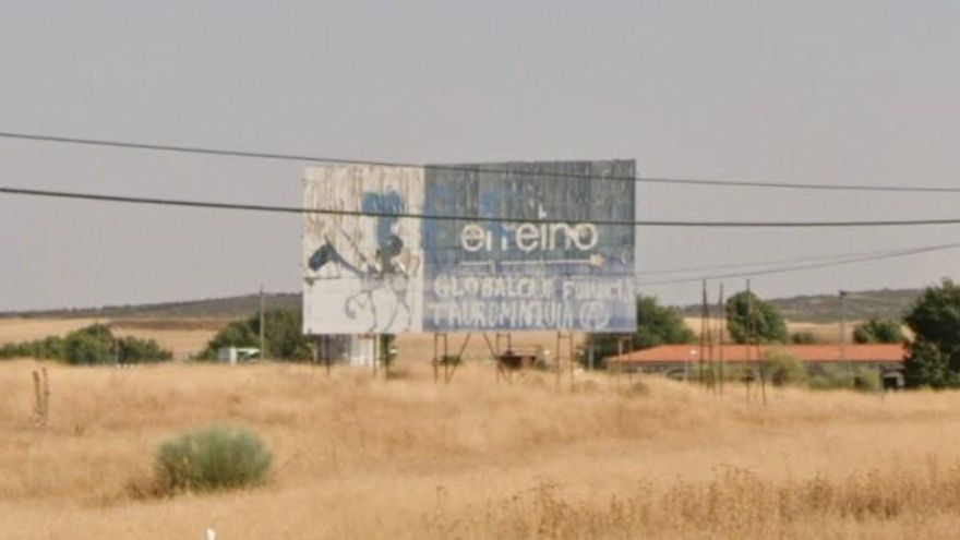 Cartel del Reino de Don Quijote, a la entrada de Ciudad Real