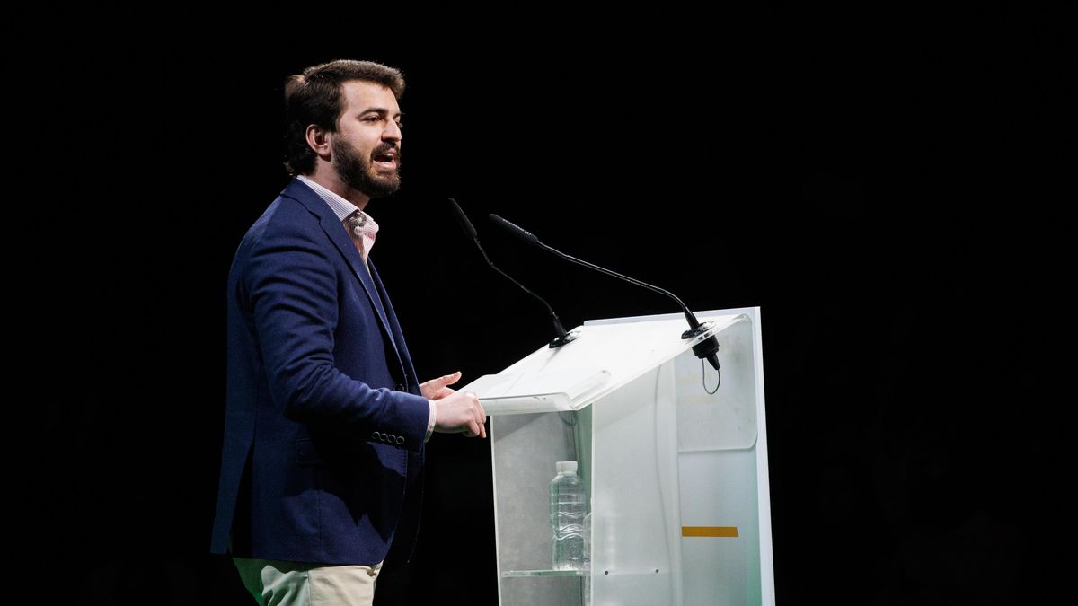 Vox abrirá expediente a García-Gallardo tras acusar a Abascal de cobrar un "tercer sueldo en la cuenta corriente de su mujer"