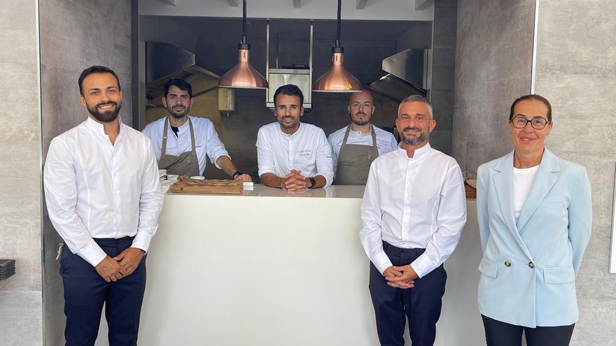 Equipo de MuXgo en su día de apertura