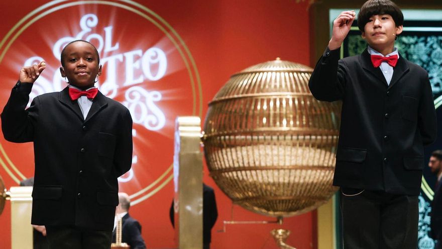 05490, el Gordo de la Lotería de Navidad 2022, cae en diez localidades de Canarias