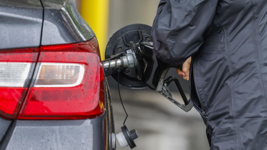 Desde que el Gobierno anunció ayudas, las gasolineras han subido 7 céntimos el gasoil y 4 la gasolina