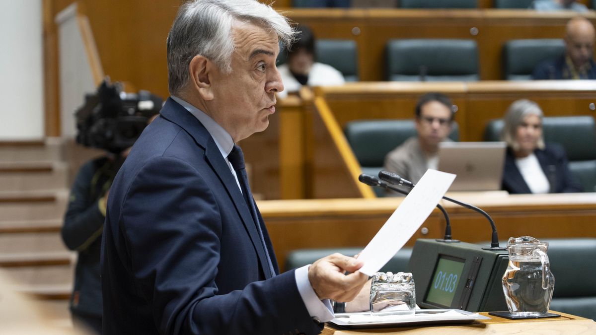 El líder del PP vasco asume la legitimidad del Gobierno de la II República y defiende que Sánchez no pida perdón por Gernika