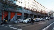 El quinto día de huelga de los taxistas de Madrid avanza con calma en Ifema y atascos en el centro