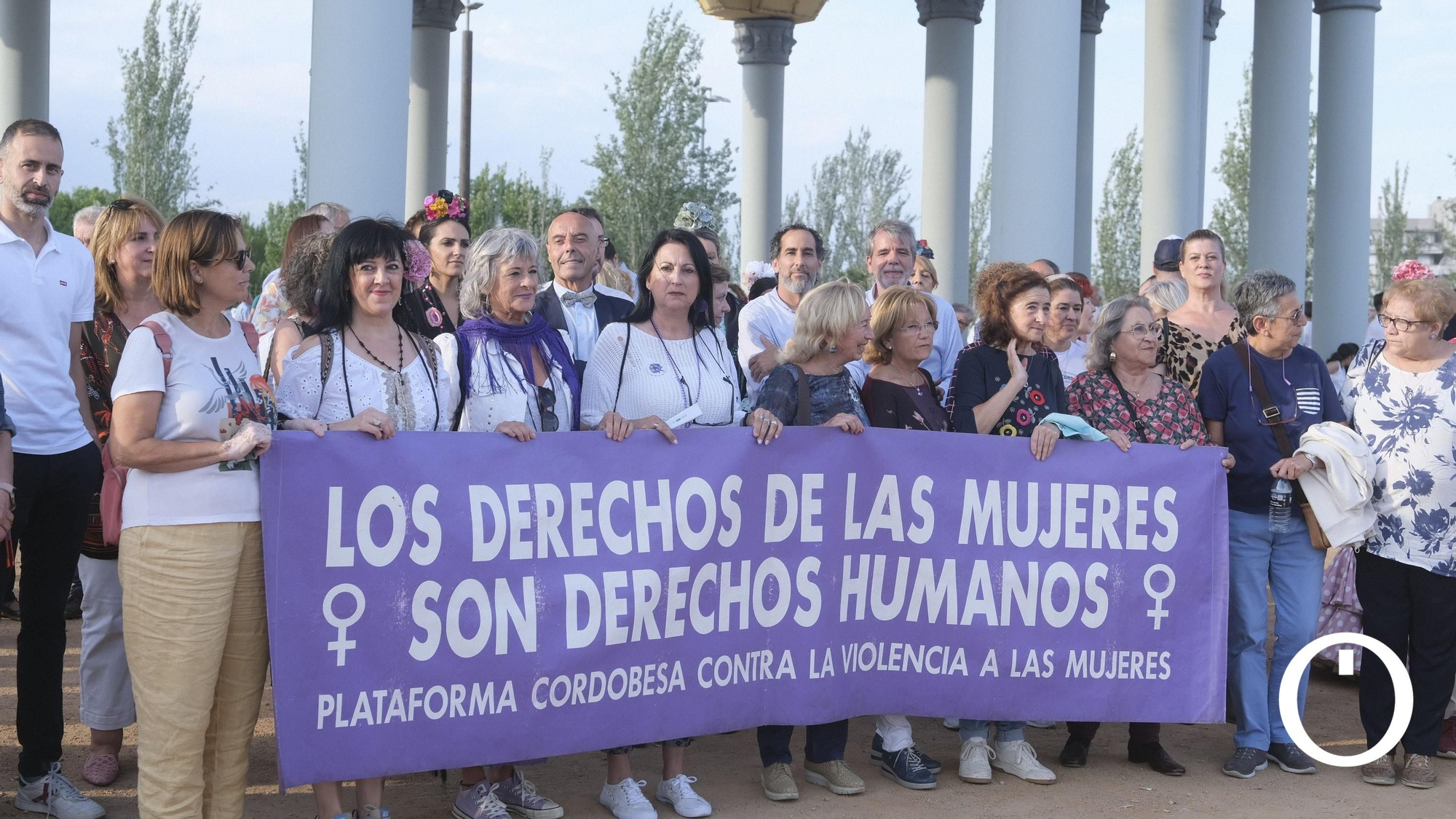 Concentración feminista en la feria de Córdoba.