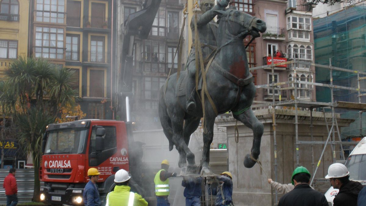 Lo que cuesta borrar la indignidad o cómo Santander ha tardado 50 años en erradicar el franquismo de sus calles