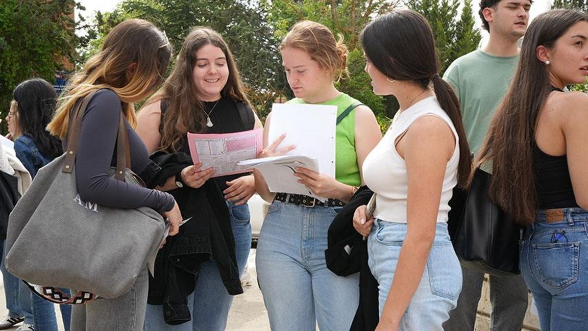 La UCLM activa 16 ayudas de iniciación a la investigación a estudiantes que hayan aprobado la PAU 2025