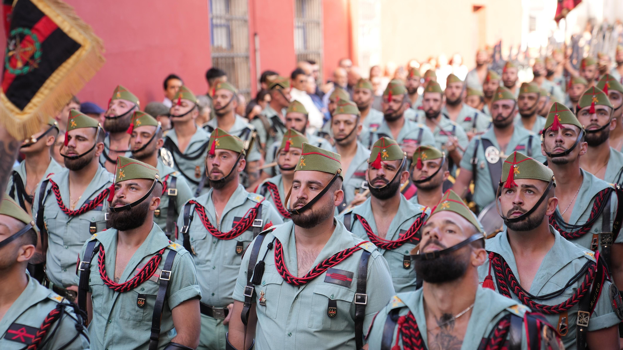 El vía crucis de La Caridad, en imágenes