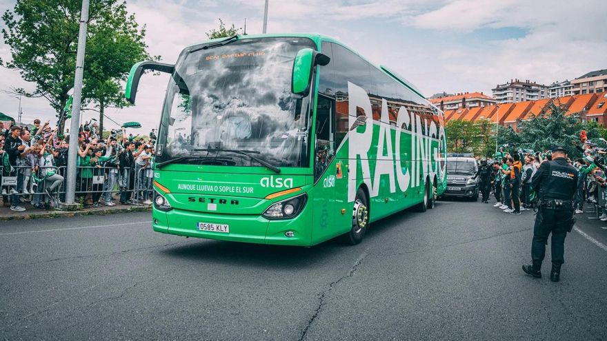 El Racing invita a los aficionados a recibir a sus futbolistas el domingo a la llegada a los Campos de Sport