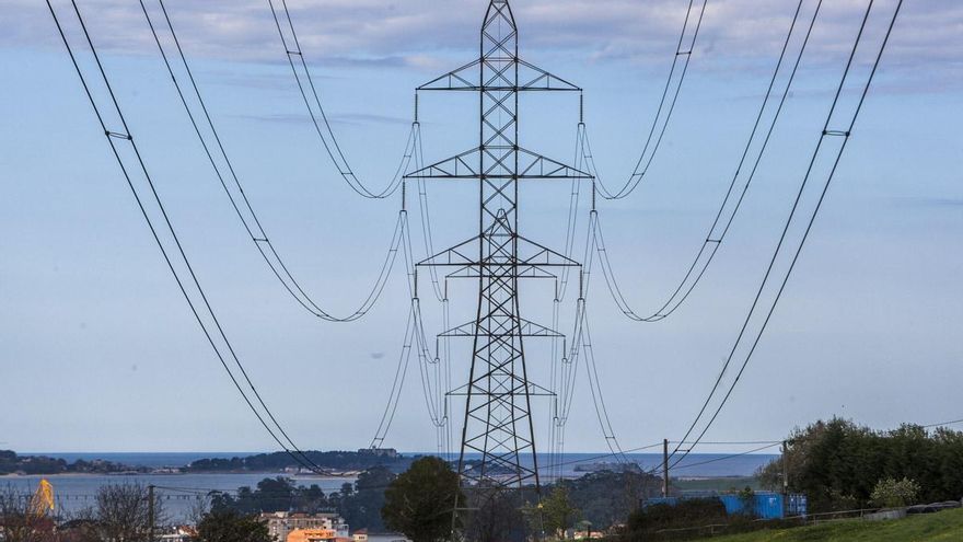 Iberdrola, Endesa and Naturgy earn $8,686 million through September and expect profits of more than $10,000 million this year