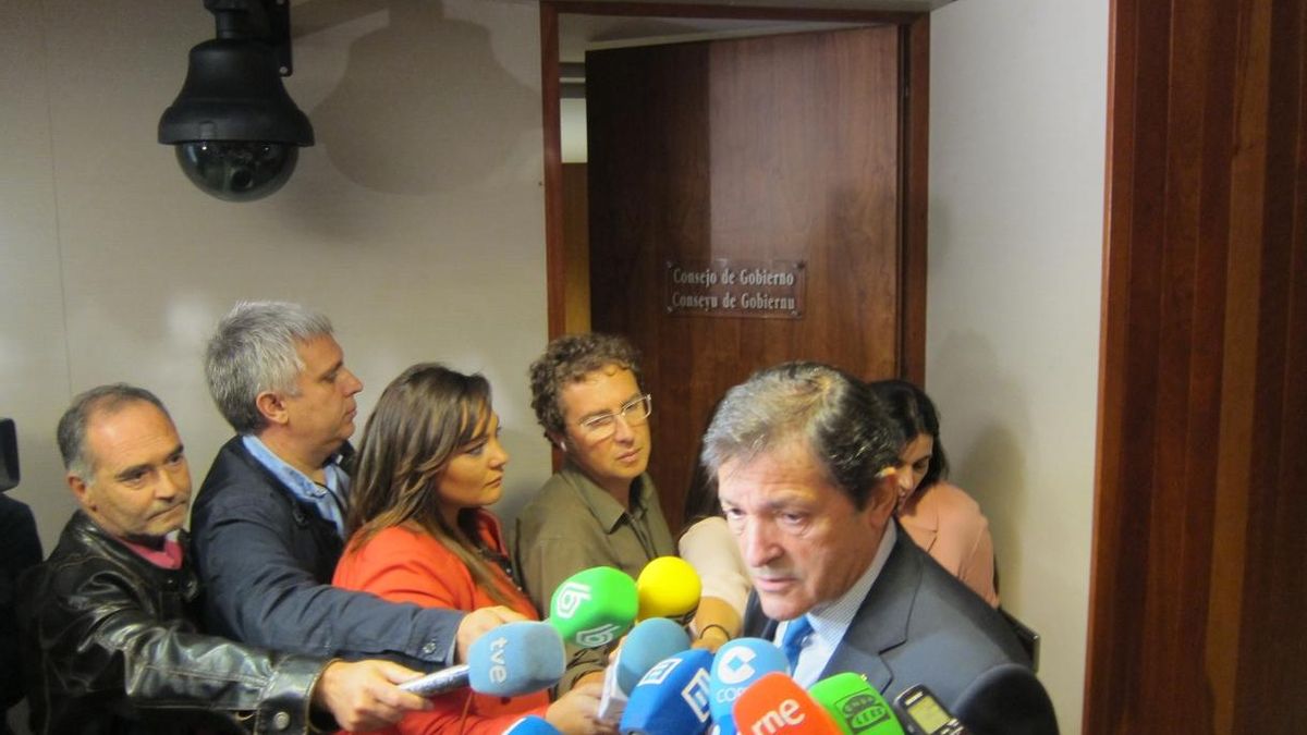 Javier Fernández dice que la corrupción en el PP se valorará en el Comité Federal para decidir sobre la investidura