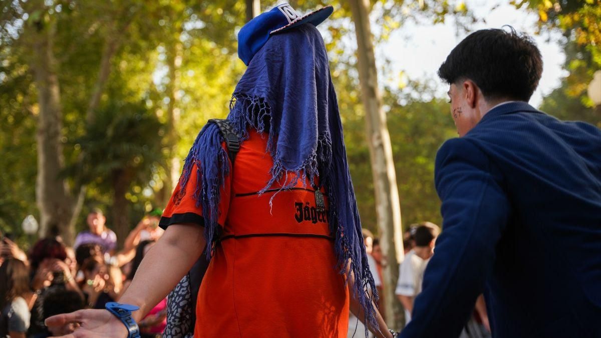 Batalla de 'farmeo de aura' en Sevilla.