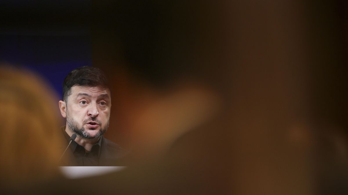 El presidente ucraniano, Volodímir Zelenski, asiste al octavo foro de negocios Alemania-Ucrania, este lunes en Berlín.