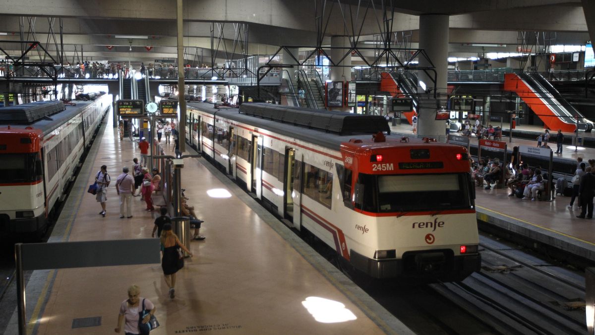 Fomento se reúne de nuevo con los sindicatos de Renfe y Adif para intentar evitar la huelga