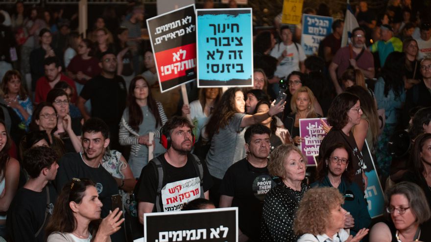 Maestros israelíes protestan contra los recortes a su salario por la guerra en Gaza