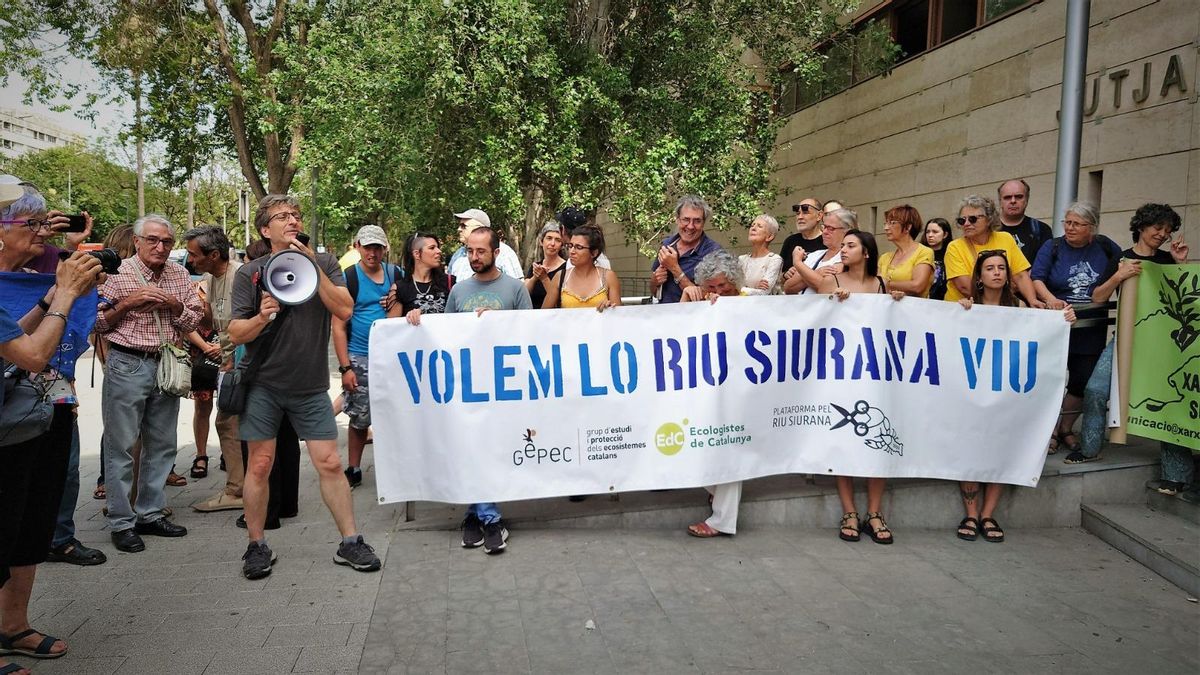 Activistas protestan contra el trasvase del río Siurana al Pantano de Riudecanyes / Cedida