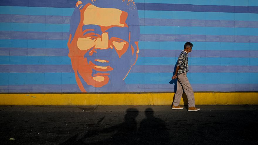 Venezuela afronta la investidura de Maduro en medio de la confusión en torno a María Corina Machado y Edmundo González