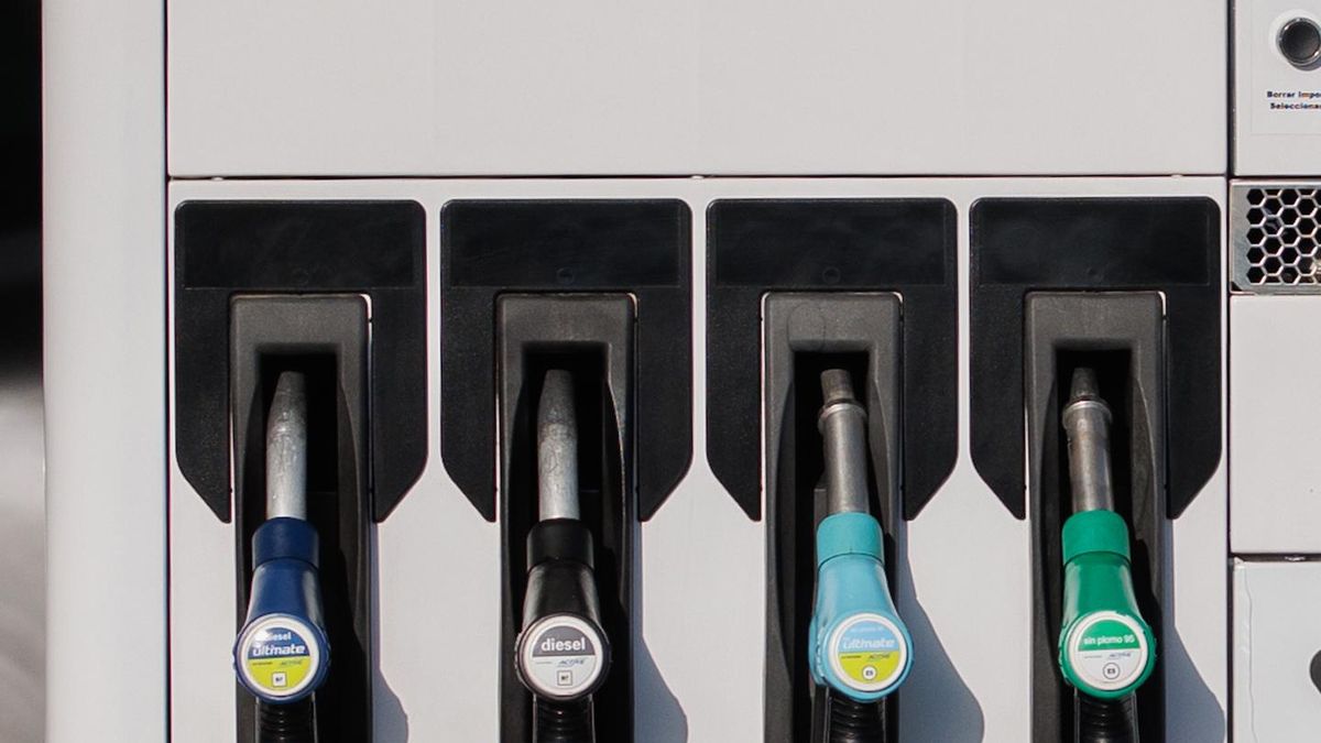 Dispensadores de carburante en una gasolinera.