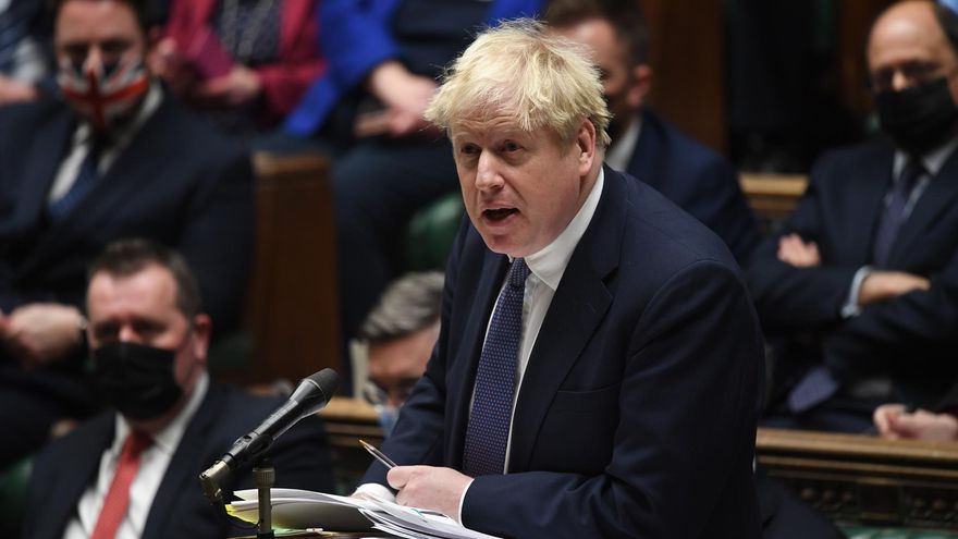El primer ministro británico, Boris Johnson, en la Cámara de los Comunes en Londres