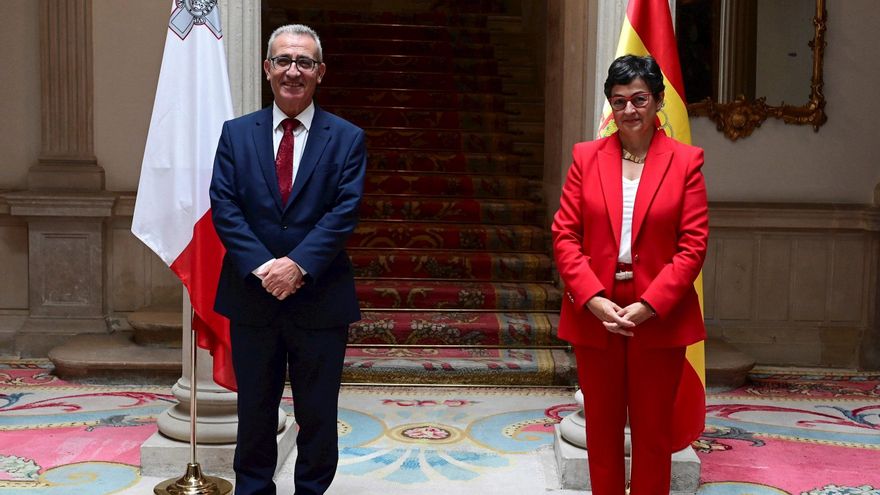 La ministra de Asuntos Exteriores, UE y Cooperación, Arancha González Laya, recibe a su homólogo de Malta, Evarist Bartolo, en el Palacio de Viana