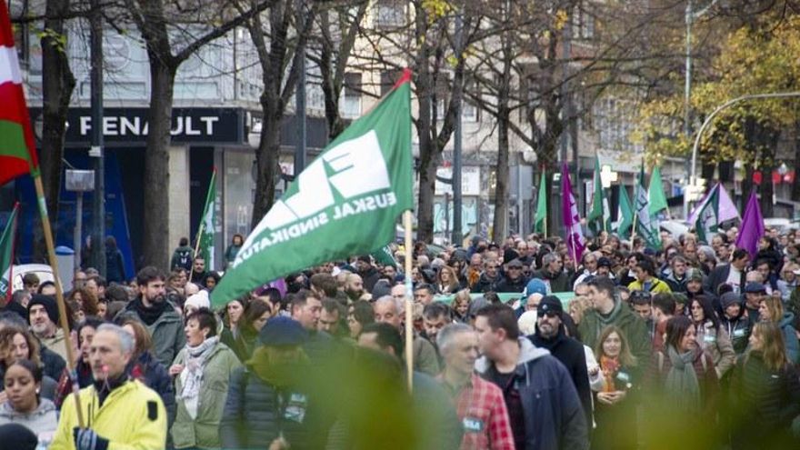 Euskadi arranca la negociación por un salario mínimo vasco con los cuatro sindicatos y Confebask en la misma mesa