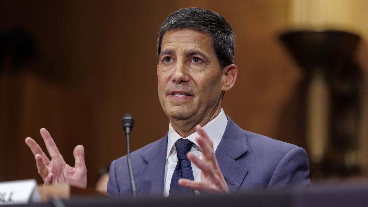 El Senado de EEUU confirma al candidato de Trump, Kevin Warsh, como presidente de la Reserva Federal