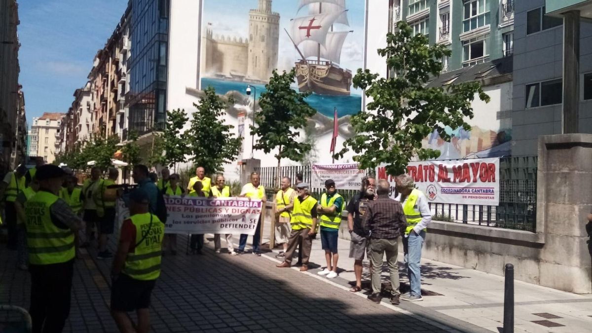 La Coordinadora de Pensionistas de Cantabria se manifiesta el lunes en seis municipios por el "escudo social"
