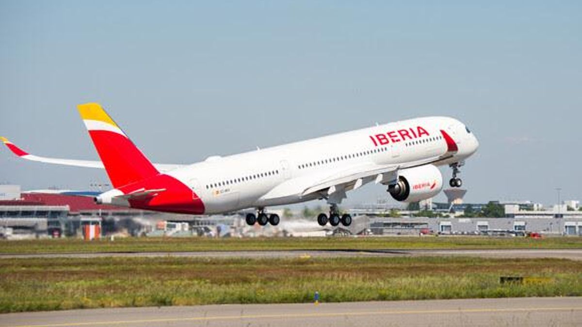 Iberia y los sindicatos cierran un acuerdo para un ERE voluntario de 996 trabajadores