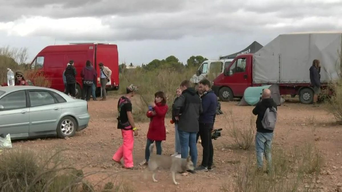Algunos de los asistentes a la rave celebrada en Guadix.